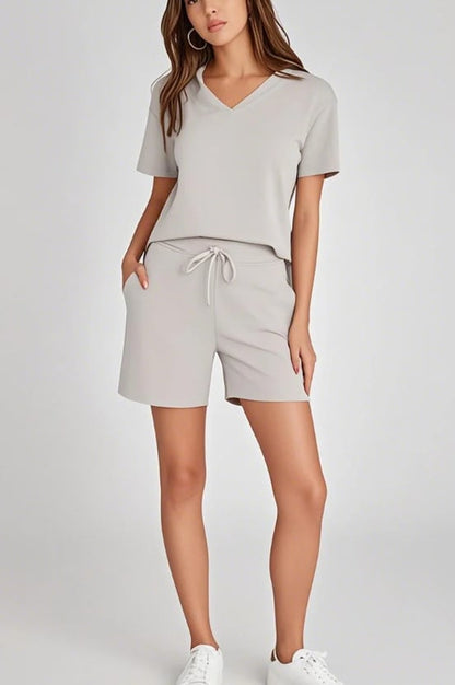 🔥Women's Summer 2-Piece Set - Lightweight & Breezy Short-Sleeve & Shorts Set