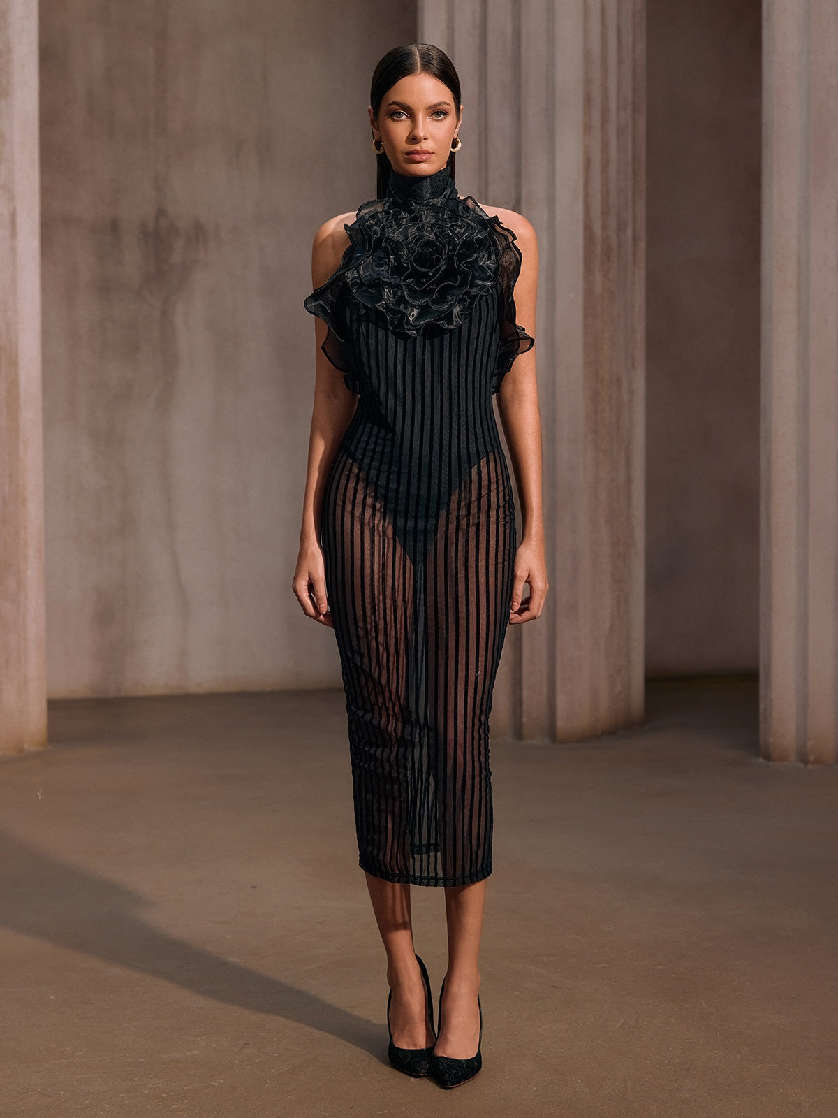 Celyxan Backless Flower Mesh Midi Dress